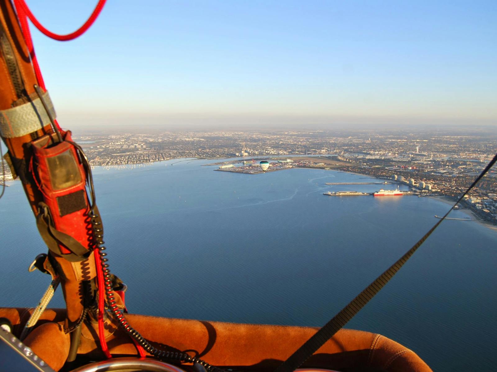 Hot air balloon flights rides Geelong.  Hot air ballooning gift certificates. Balloon rides