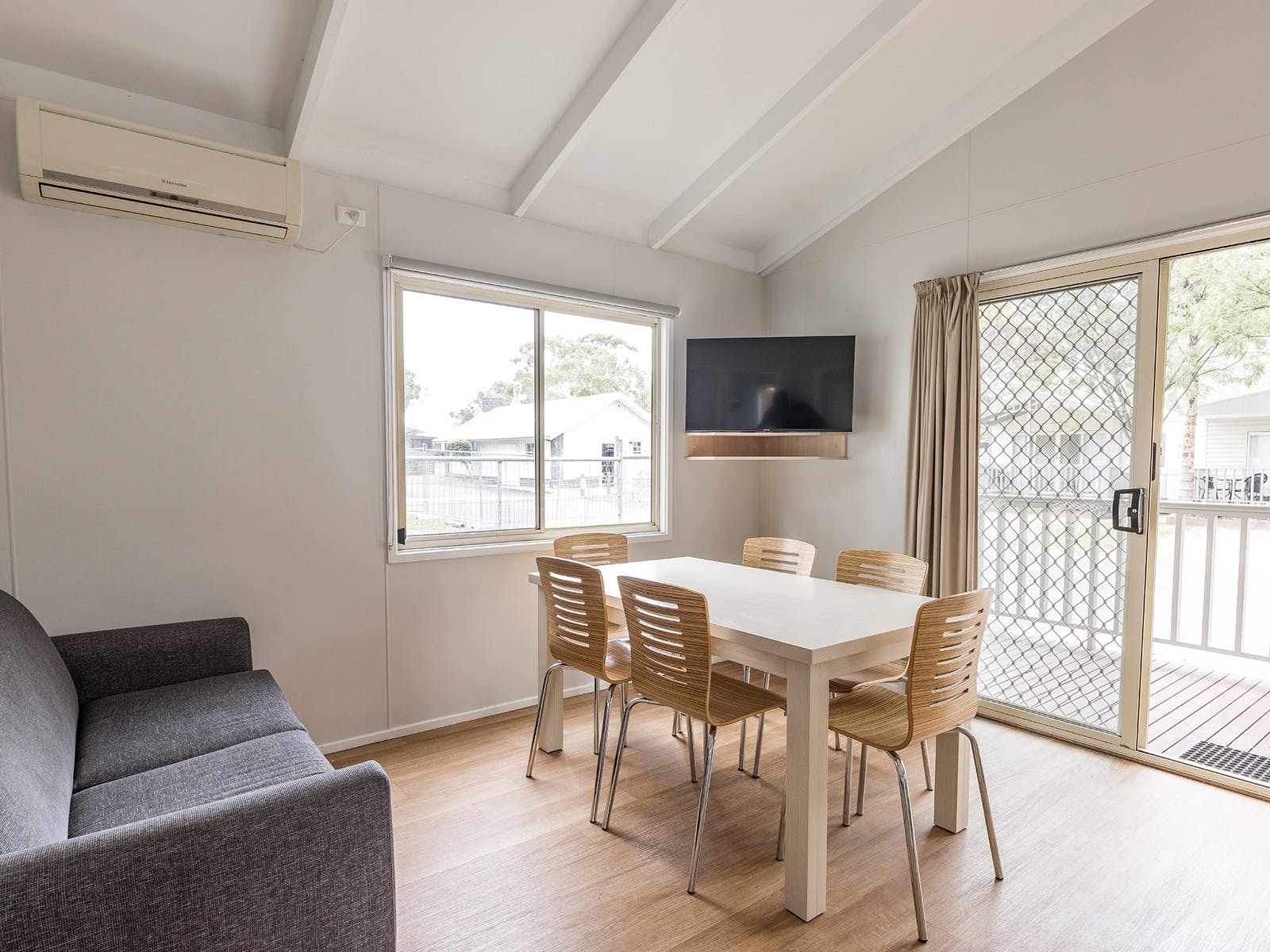 Plover Cabin | Dining Room