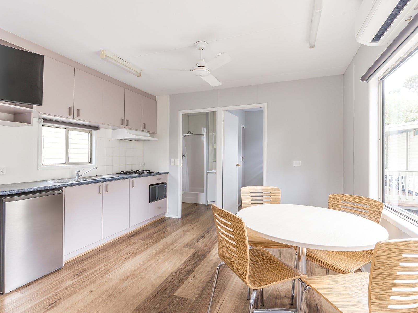 Ibis Cabin |  Dining