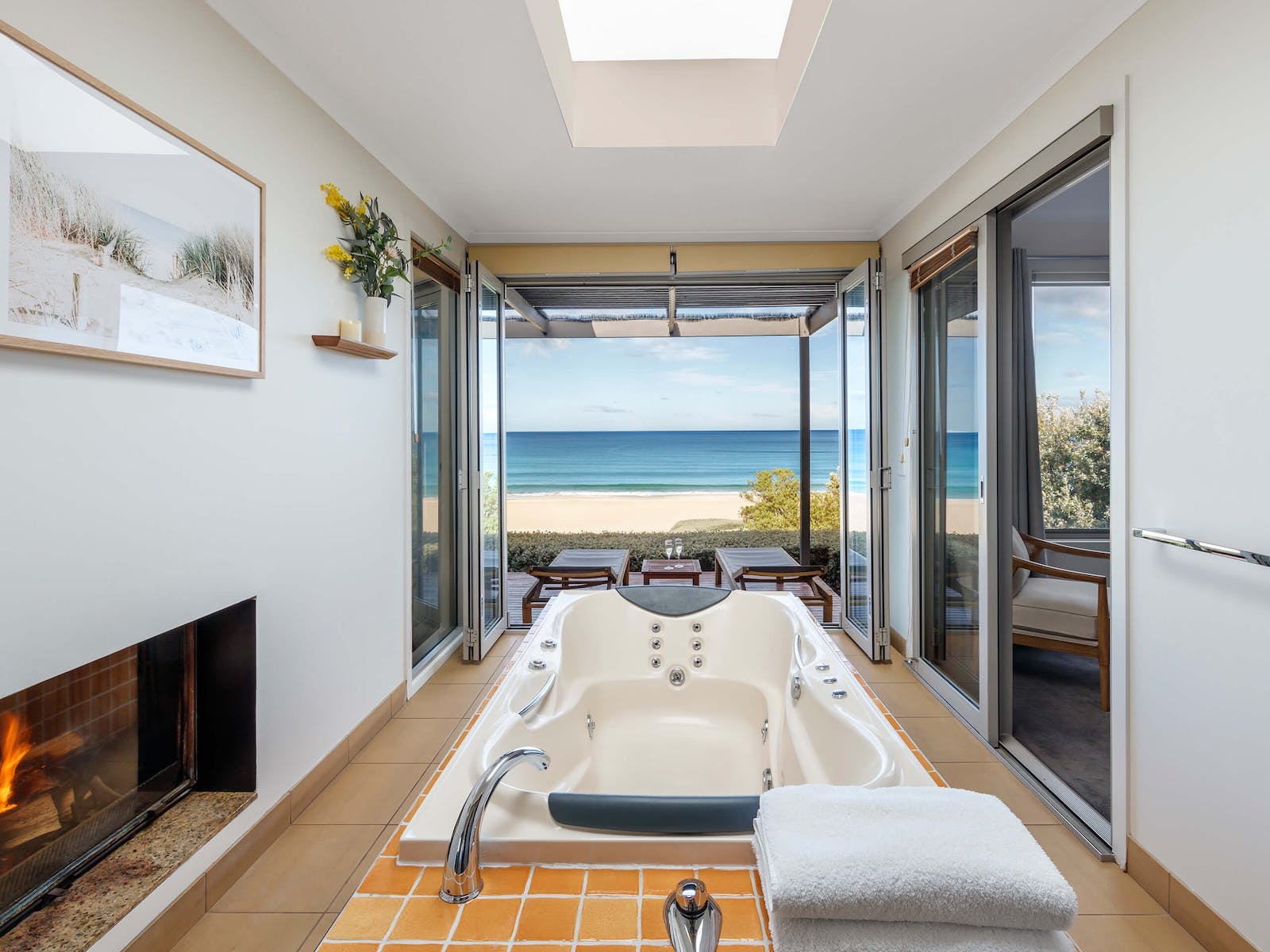 Beachfront Villa Spa Bath