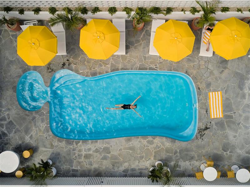 Sunnymead Hotel pool aerial