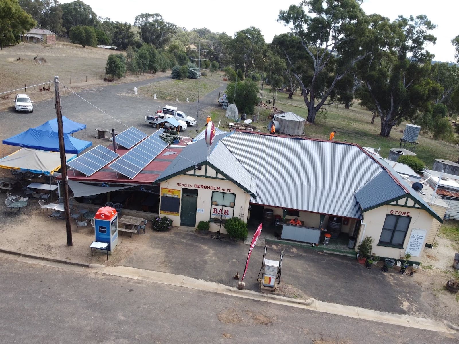 Dergholm Pub  shows area where free camping is available